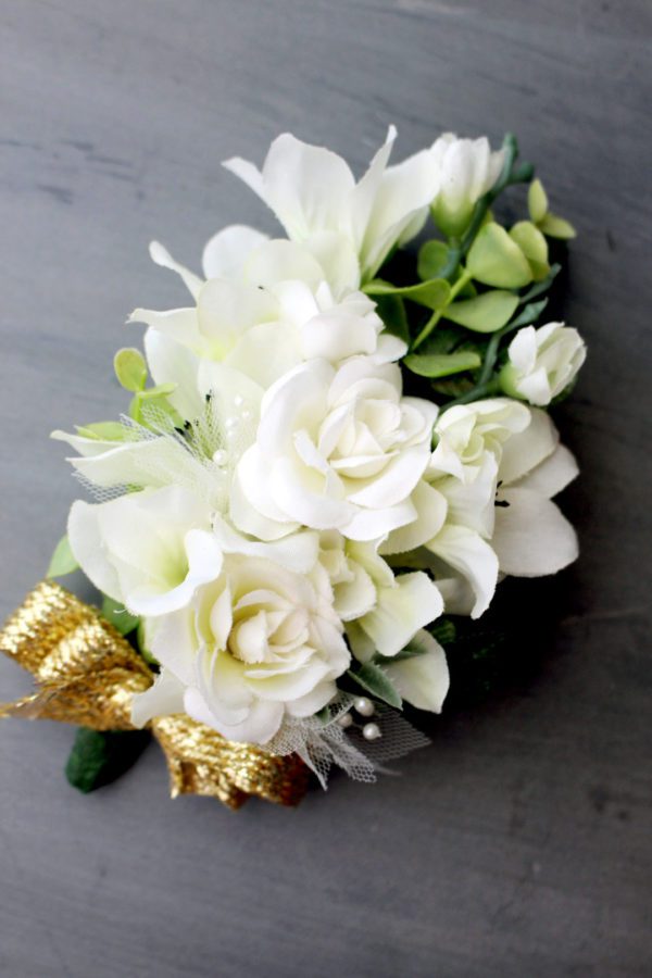 DIY Corsage for Mom | Welcome To Nana's
