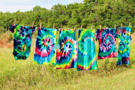 How To Tie-Dye a Swirl T-Shirt - Welcome To Nana's