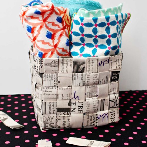 How to Weave a Paper Basket of Newspaper - Welcome To Nana's