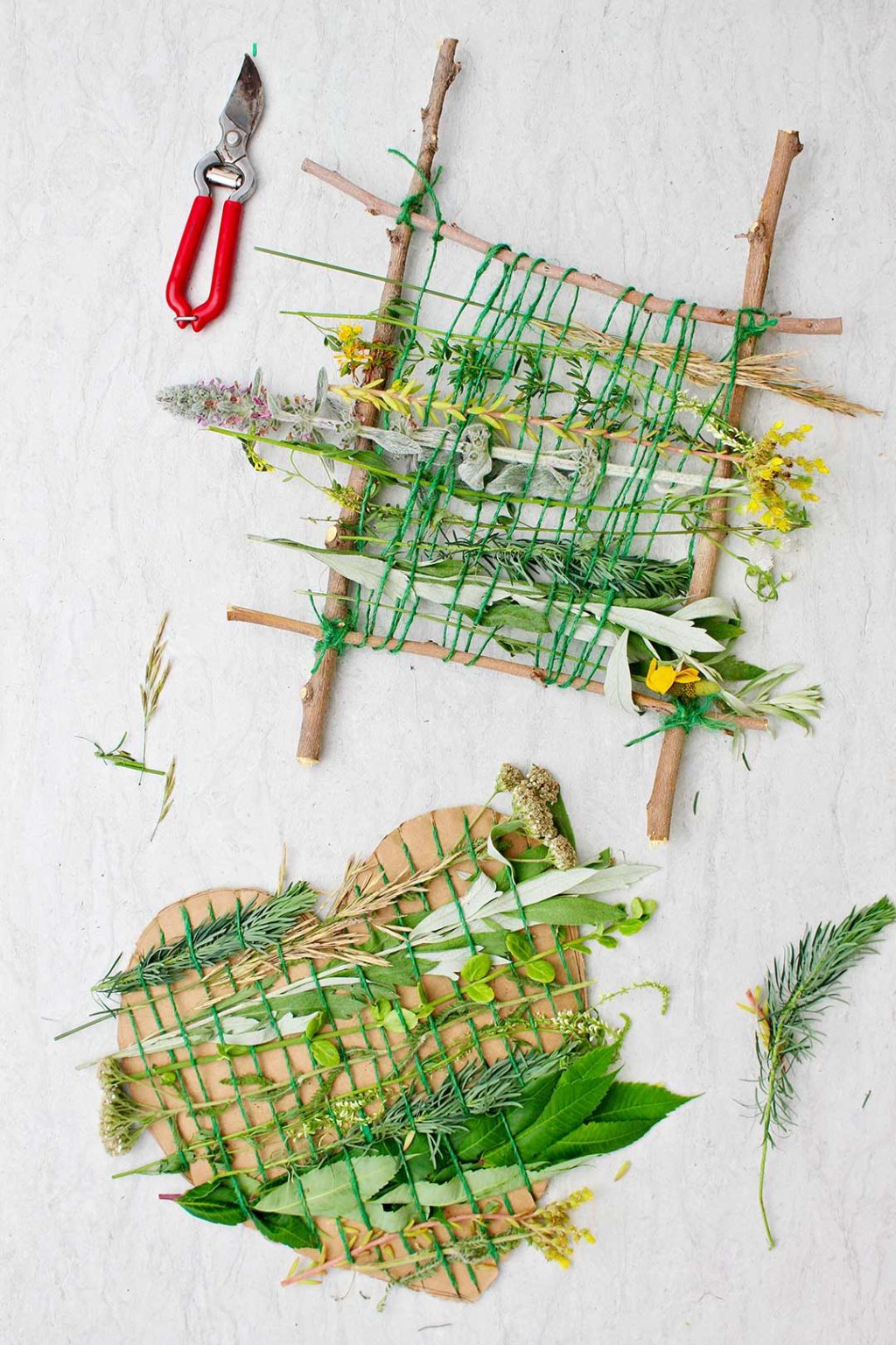 2 Ways of Nature Weaving with Kids To Nana's