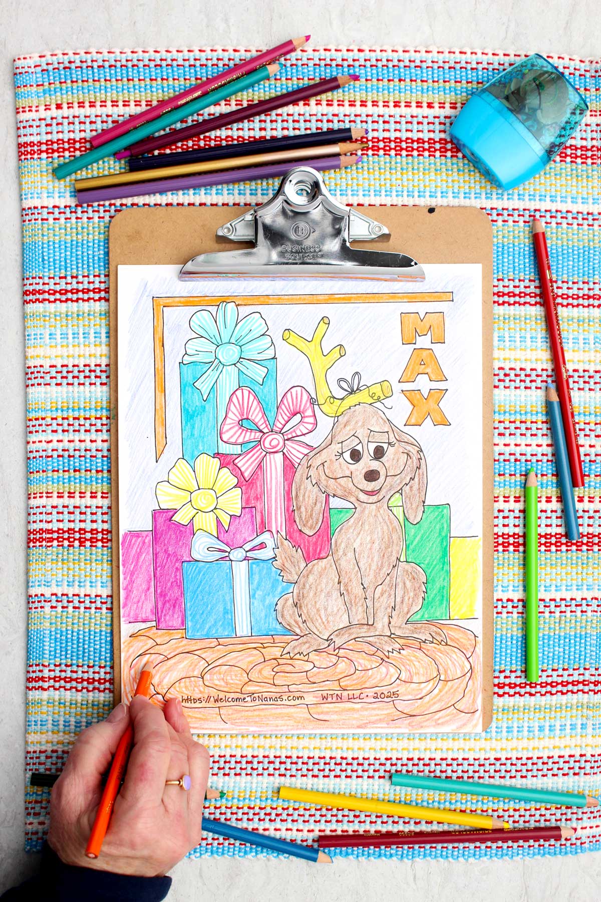 A coloring page of Max the dog and some Christmas presents from How the Grinch Stole Christmas