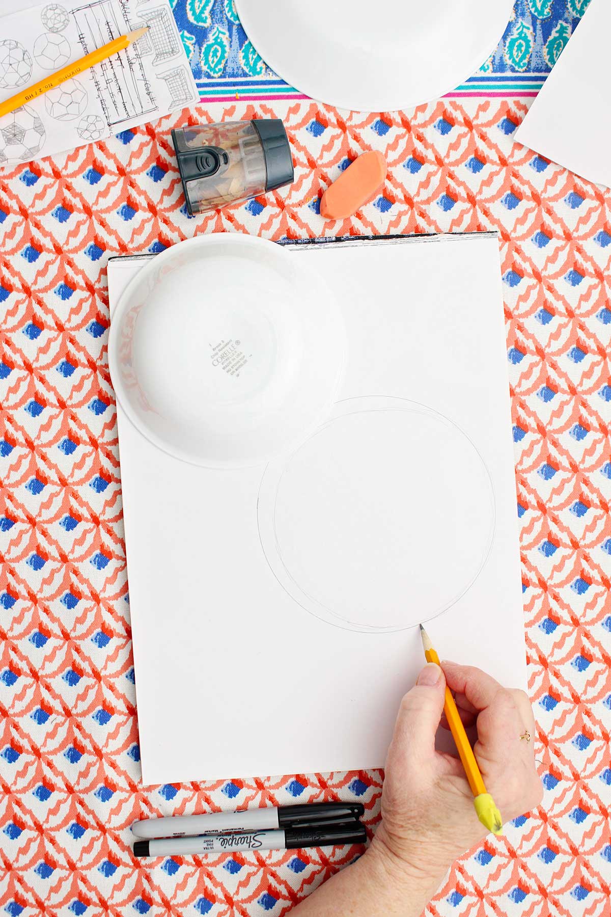 A circle drawing in pencil.